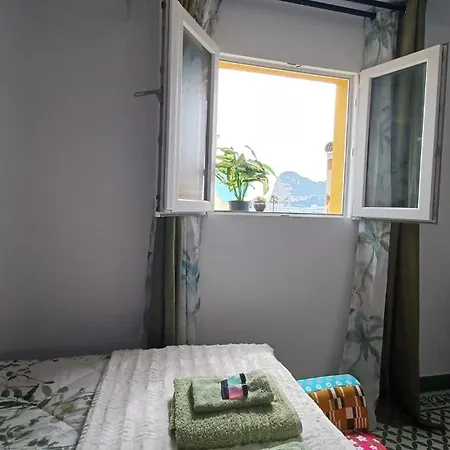 Gibraltar Views Guest house *