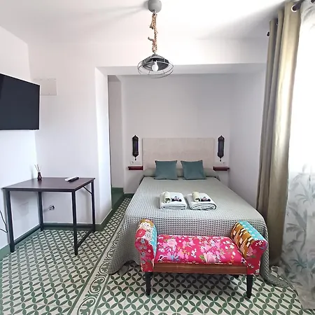 Gibraltar Views * La Línea de la Concepción