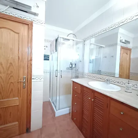 Gibraltar Views ゲストハウス *